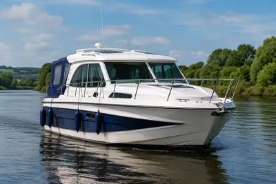 Navigating Ireland's Shannon River: Motor Cruiser Safety Tips Navigating Ireland's Shannon River: Motor Cruiser Safety Tips